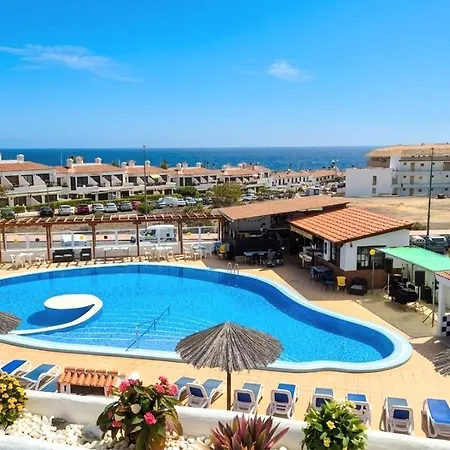 Daire Soleggiato Attico Vista Mare E Piscina Sc768