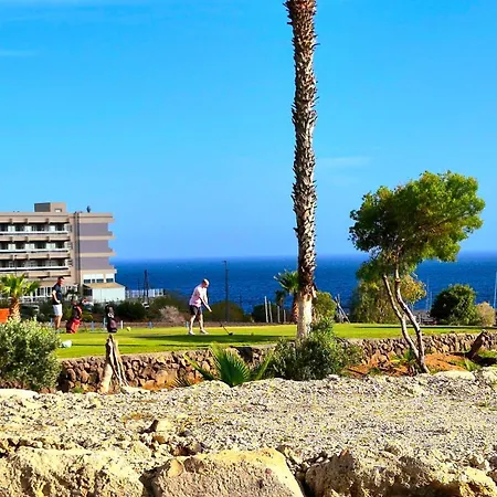 Soleggiato Attico Vista Mare E Piscina Sc768
