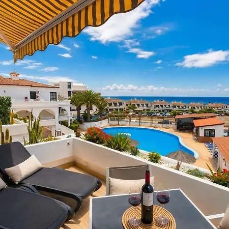 Soleggiato Attico Vista Mare E Piscina Sc768