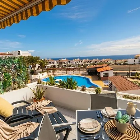 Soleggiato Attico Vista Mare E Piscina Sc768 Daire *