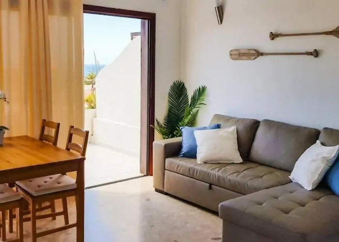 Soleggiato Attico Vista Mare E Piscina Sc768