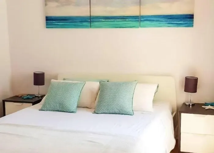 Soleggiato Attico Vista Mare E Piscina Sc768 *