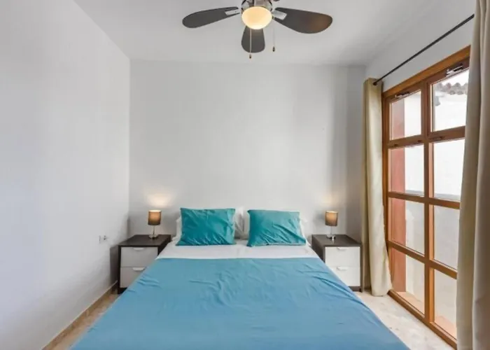 Soleggiato Attico Vista Mare E Piscina Sc768