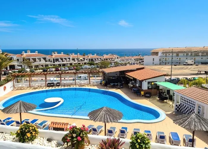 Apartament Soleggiato Attico Vista Mare E Piscina Sc768