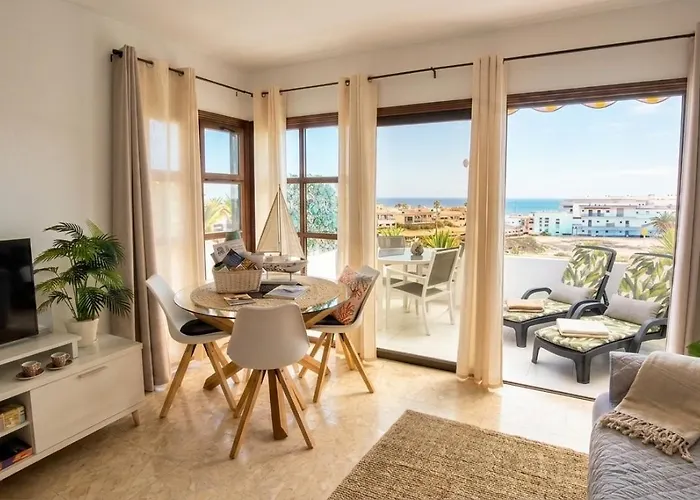 Apartament Soleggiato Attico Vista Mare E Piscina Sc768