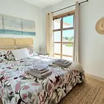 Soleggiato Attico Vista Mare E Piscina Sc768 *